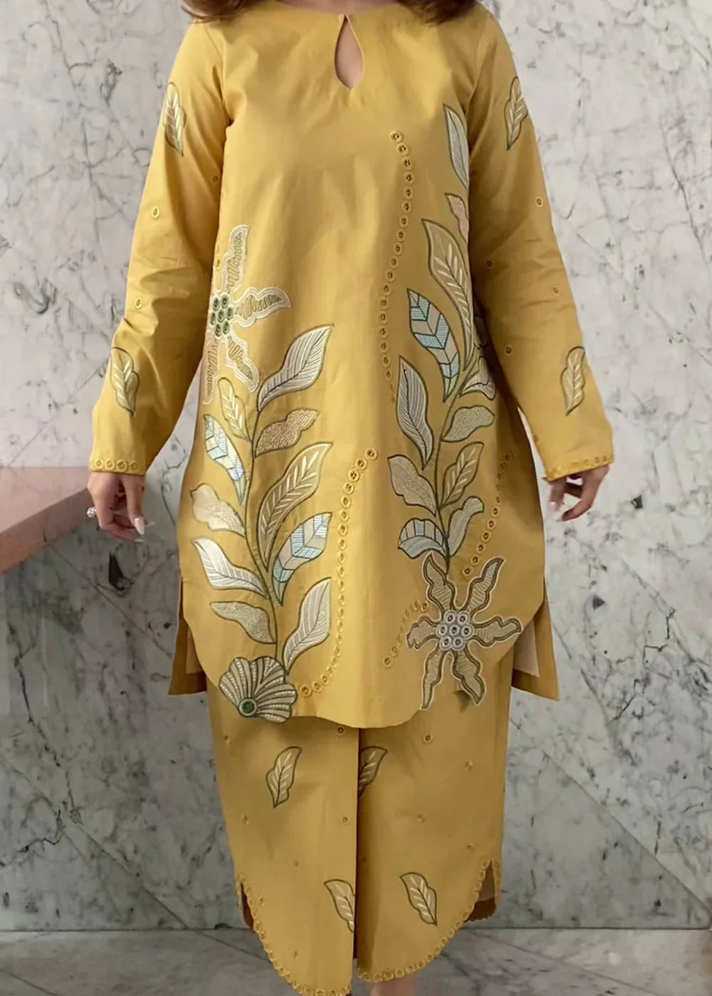 Golden yellow SP-1062
