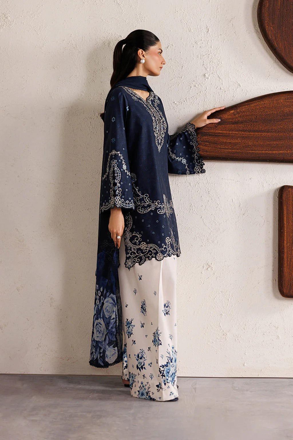 Gul-E-Jaan Embroidered 3pc